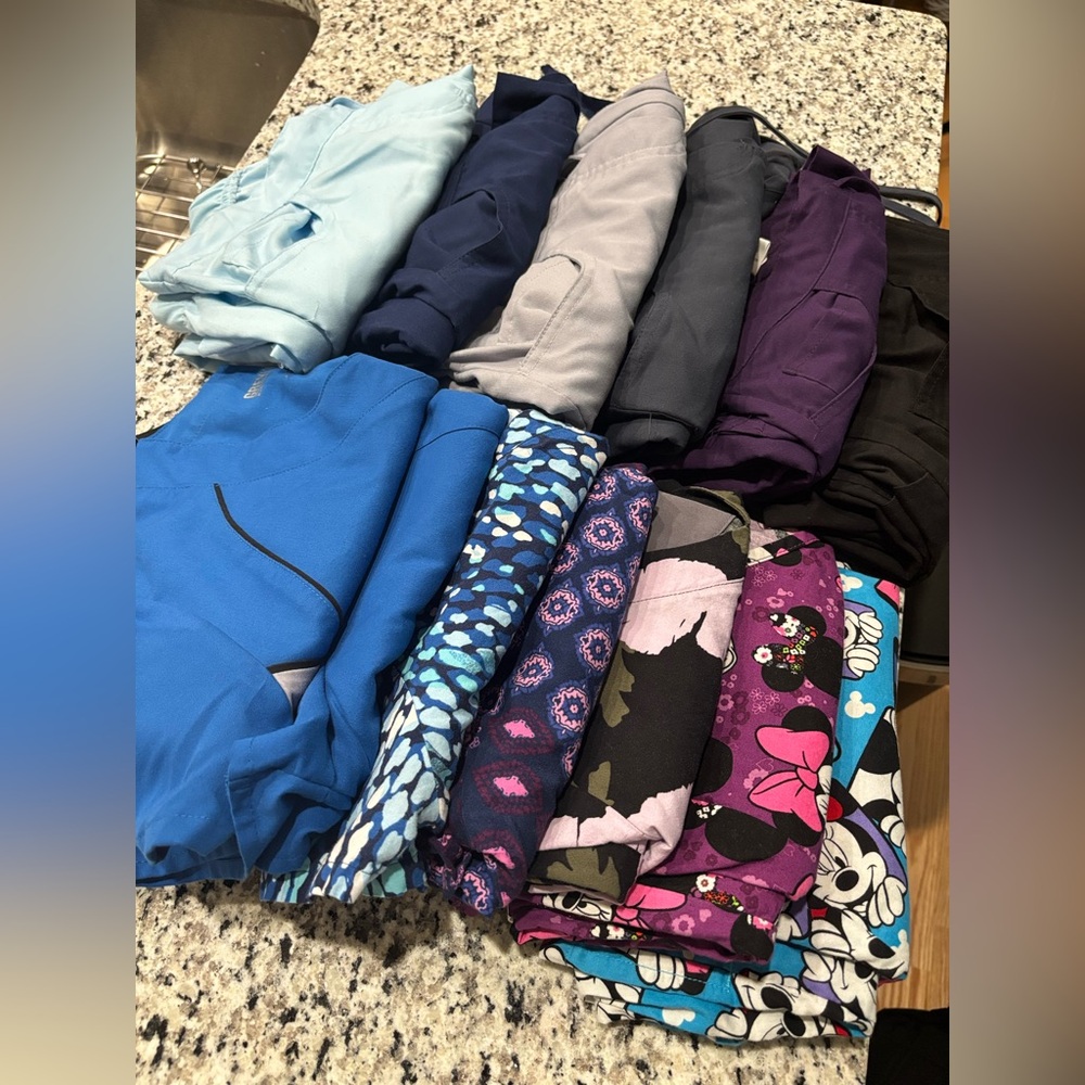 Grey’s Anatomy Scrub Top and Bottoms Bundle